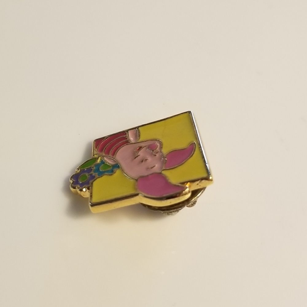 80's Piglet Push Pin - Picture 4 of 6